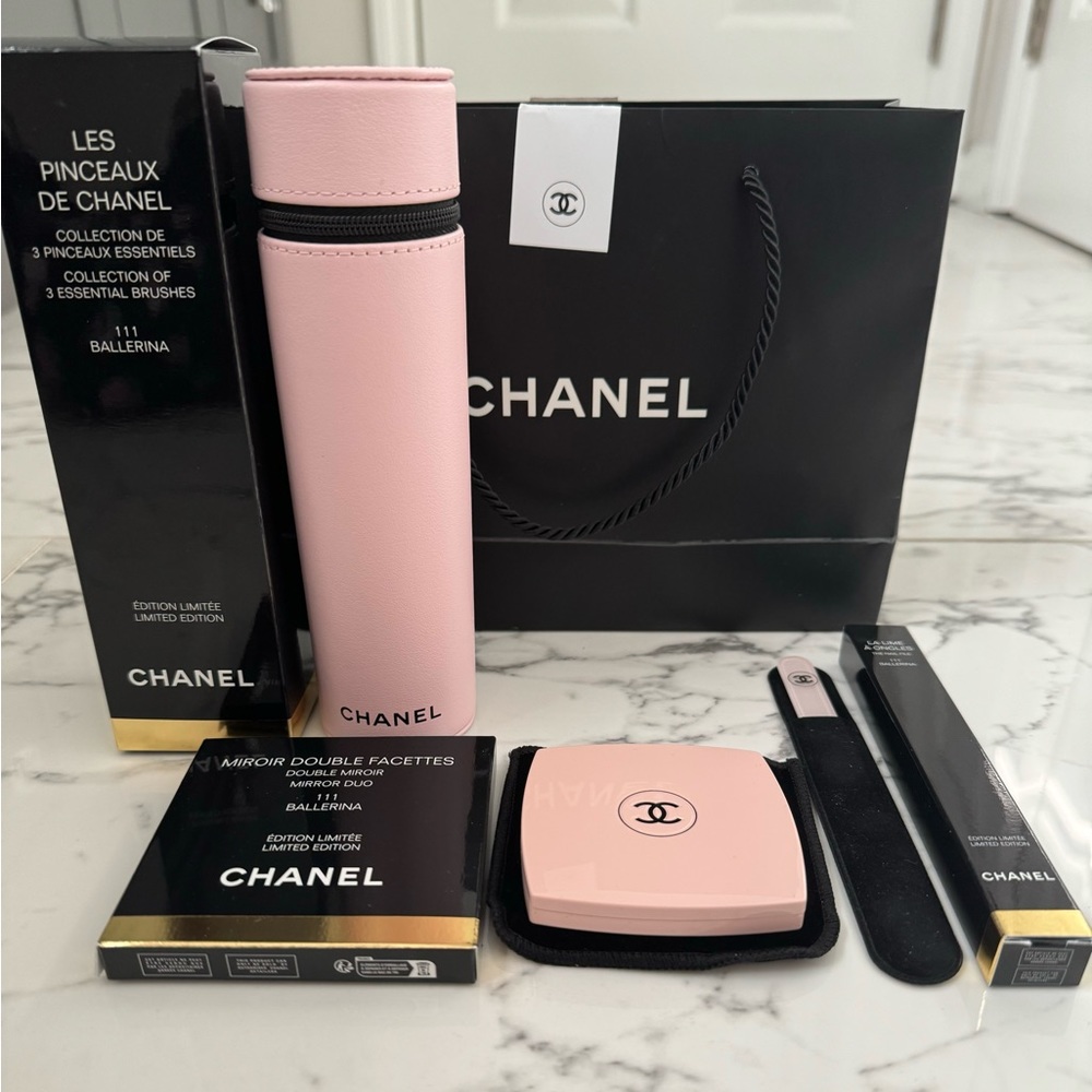 CHANEL les pinceaux de chanel BALLERINA 111 (brush set brush+mirror)